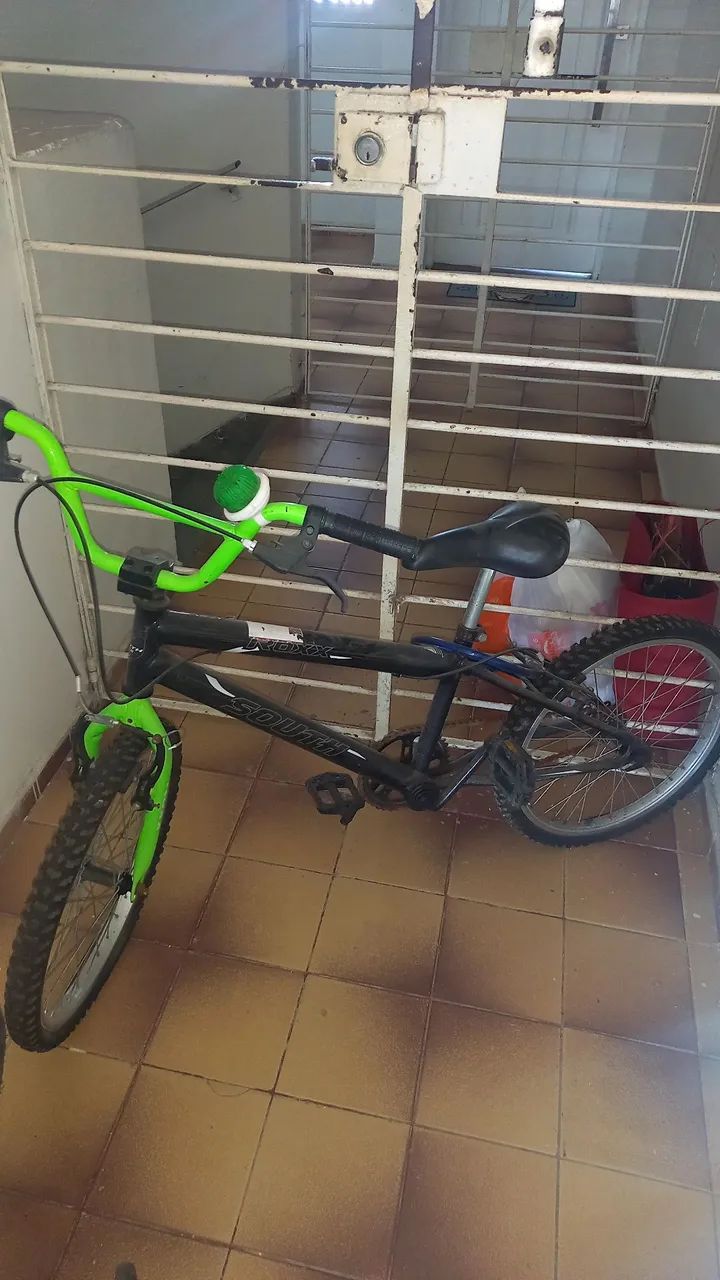 Duas bike aro 20 (  usada só duas vezes e mal guardadas)