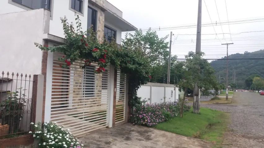 Sobrado próximo ao parque aquático - Foto 2