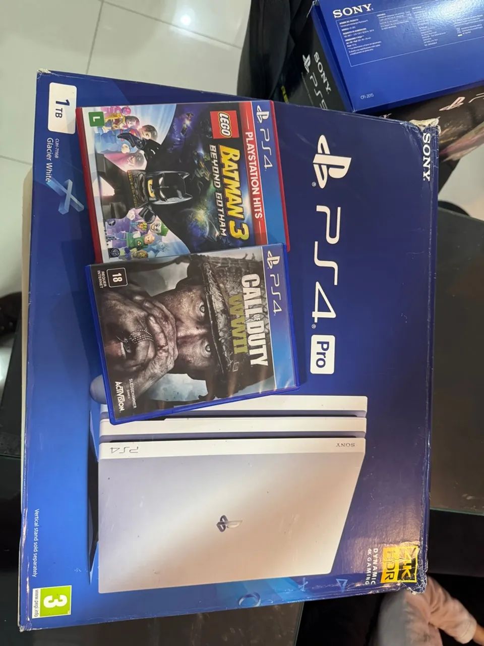 PS4 + Jogos - Call of Duty WW2 e LEGO Batman 3 - Foto 3