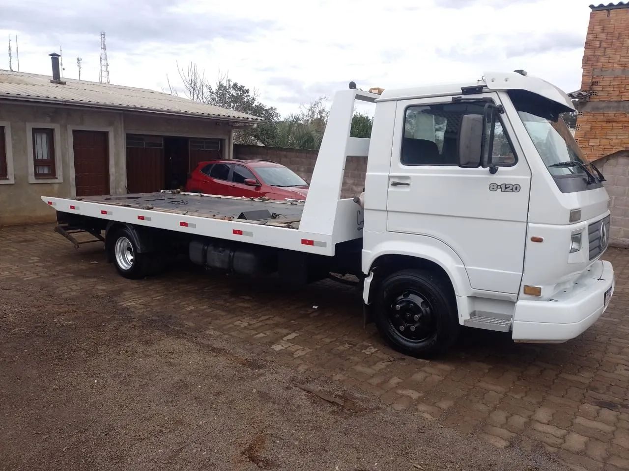 Caminhão guincho plataforma 