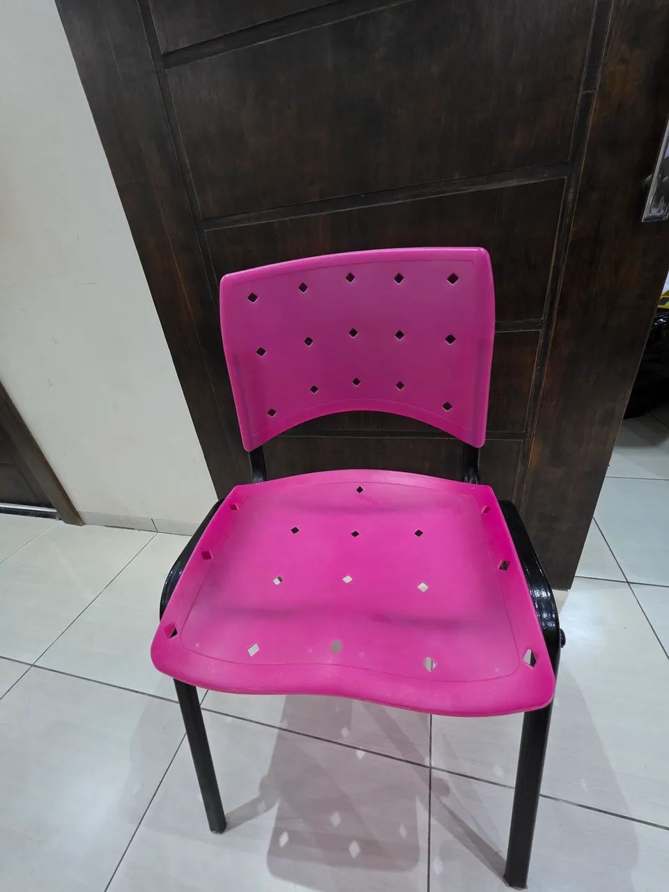 Cadeira iso rosa escola, quarto - Foto 4