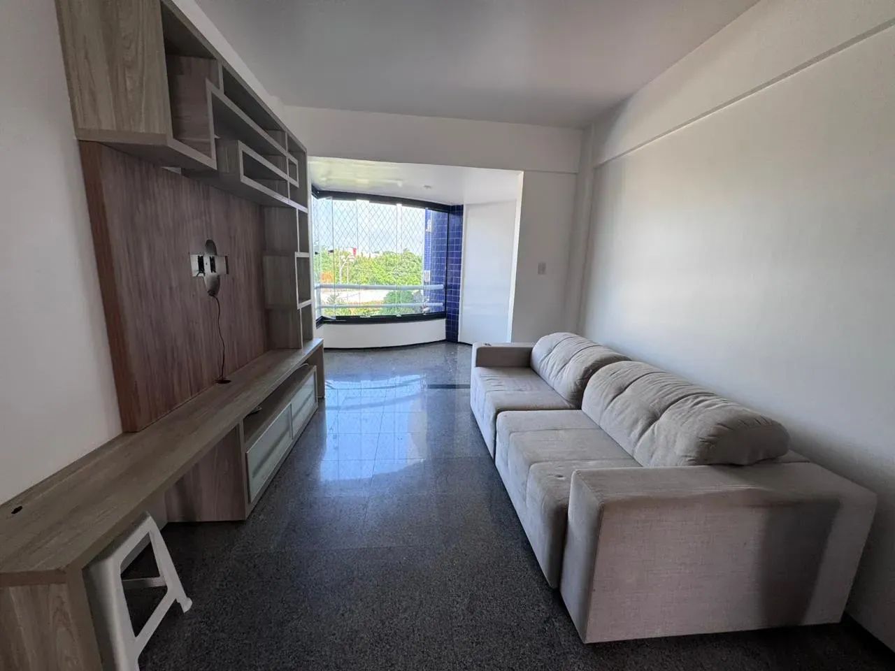 Alugo um apto no Olho DÁgua - mobiliado - Foto 2