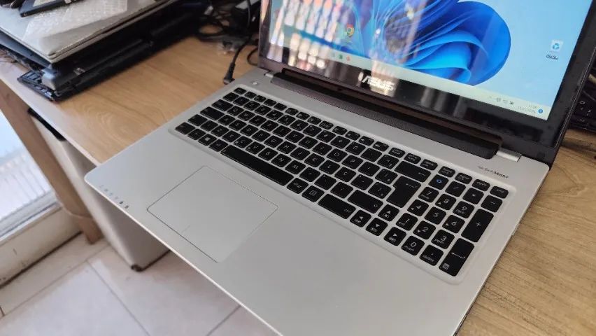 Notebook Asus i5 Tela Touch Screen15.6 Polegadas SSD 8 Gigas Memória Windows 11 Somos Loja