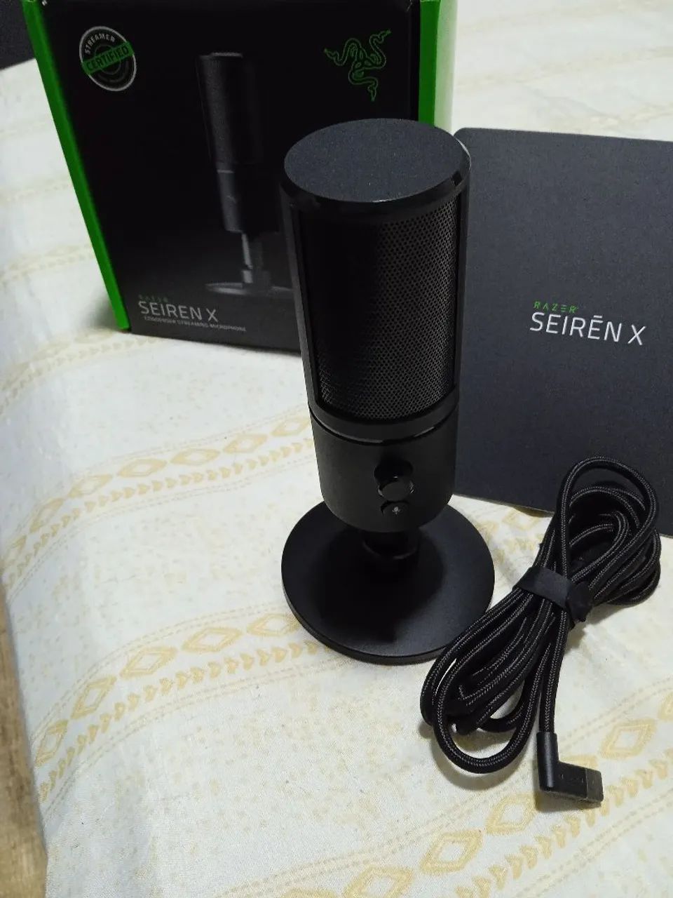Microfone Razer Seiren X Black64352264742146124