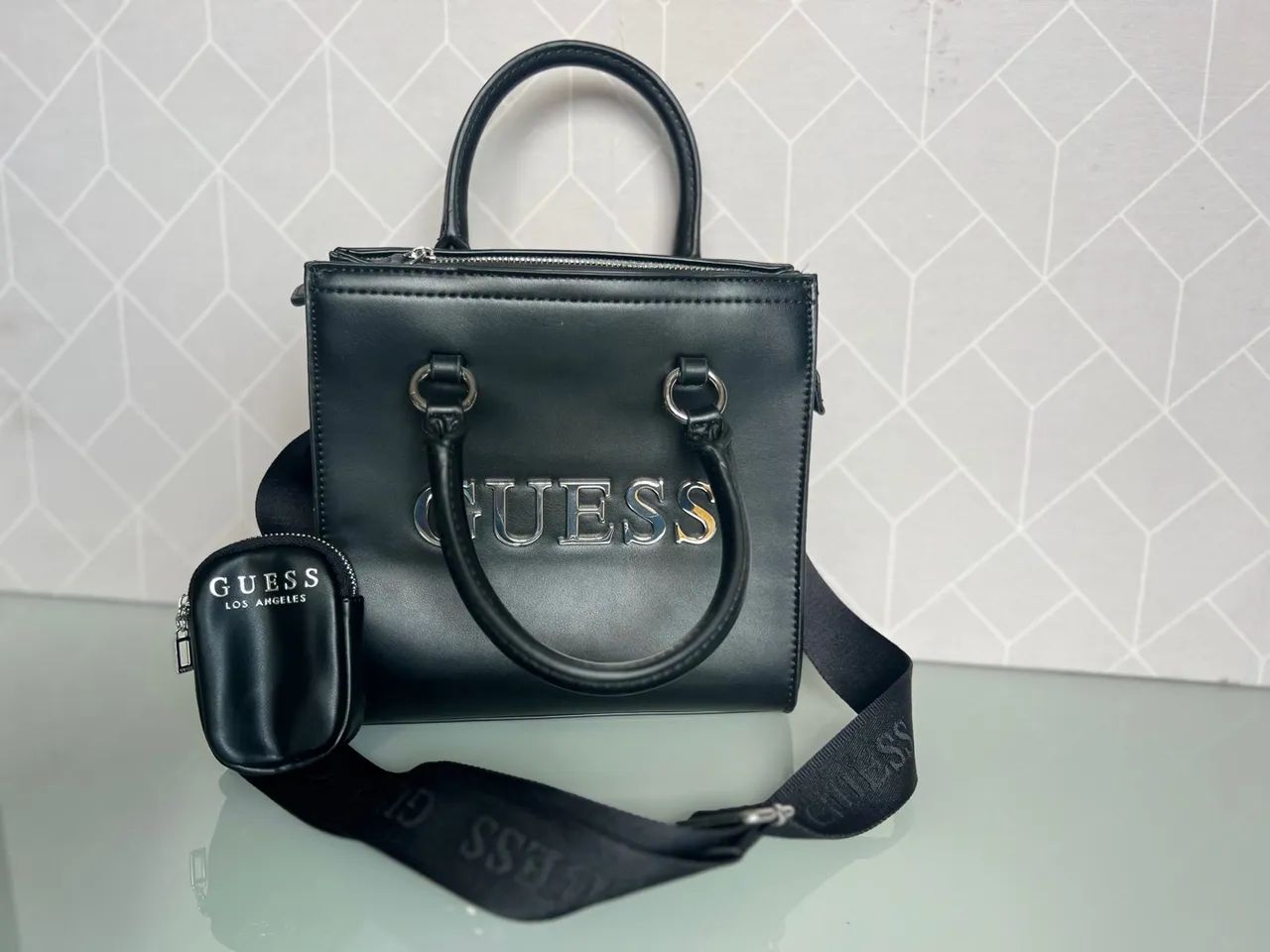 Bolsa Guess Original Preta com Alça Transversal e Mini Bolsa - Foto 4
