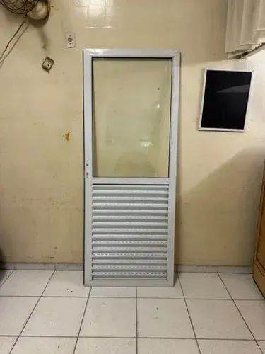 Porta de Alumínio com Vidro  - Foto 4