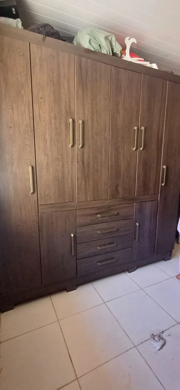 Guarda roupa 8 portas