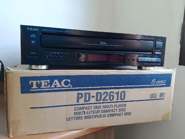 CD Player TEAC PD-D2610 5 CD's