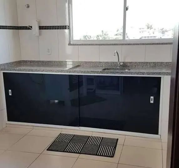 Fechamento de bancadas e pias em vidro temperado e porcelanatos