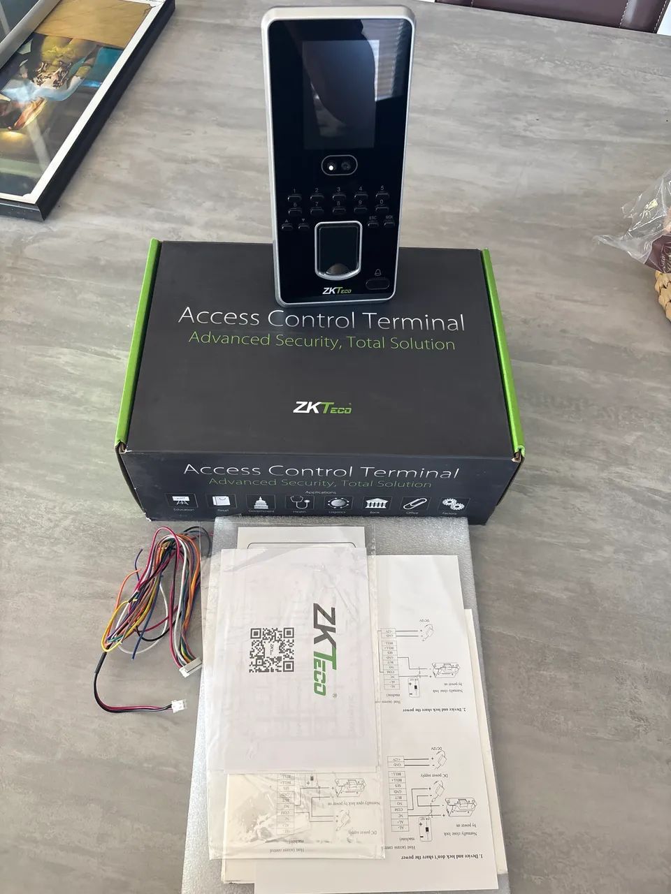 Controle de acesso facial ZK Teco Multibio 800-H - Foto 2
