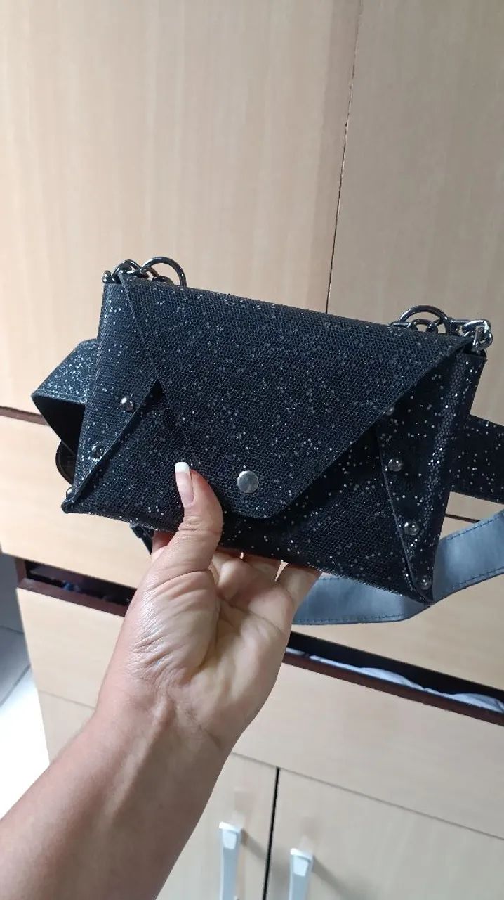 Bolsa que vira pochete na cor preta  - Foto 4
