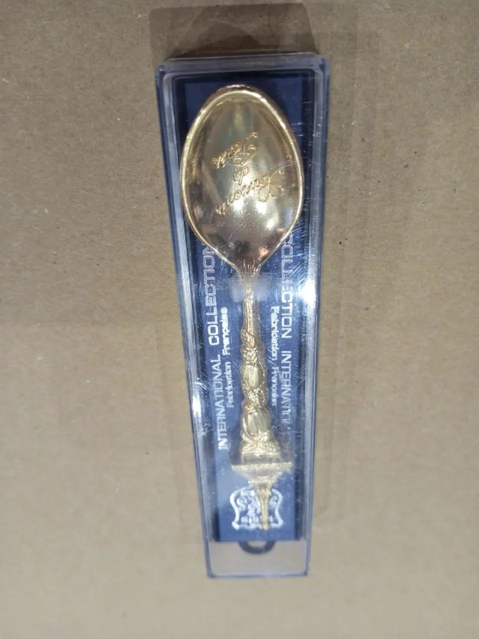 Colher souvenir francesa dourada. - Foto 4