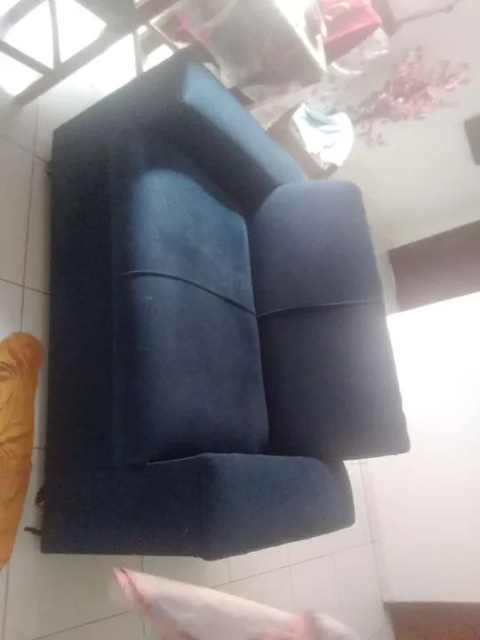 Sofá de 2 lugares azul - ótimo estado