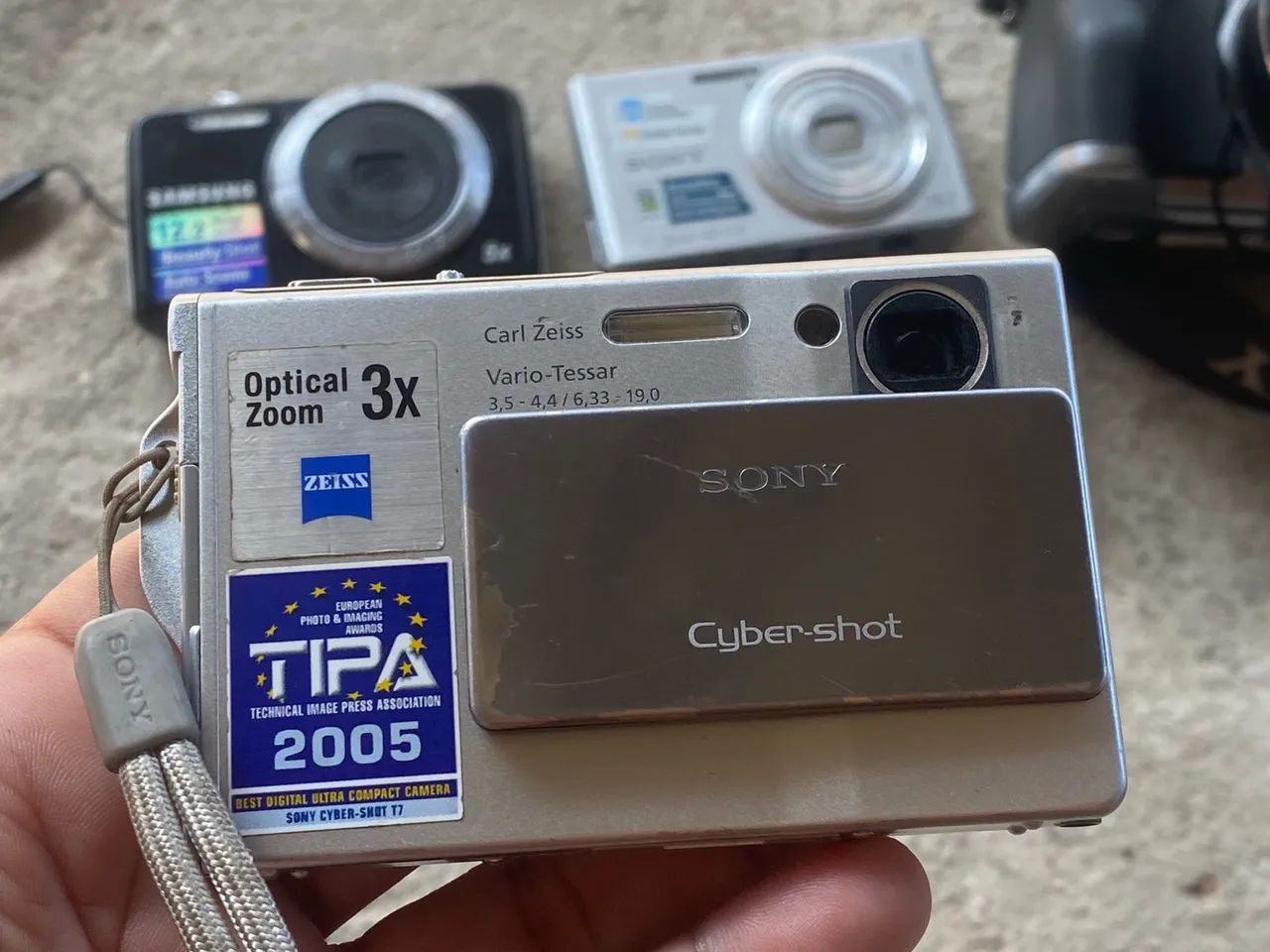 Câmera Sony Cyber-Shot de 5.1N 3x cartão de 1GB e carregador. - Foto 4