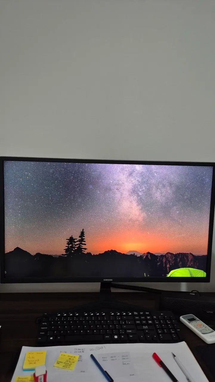 Monitor Samsung 32 4K UHD 