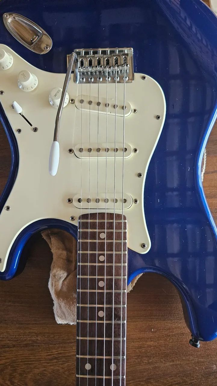 Guitarra Stratocaster SSS - Foto 3