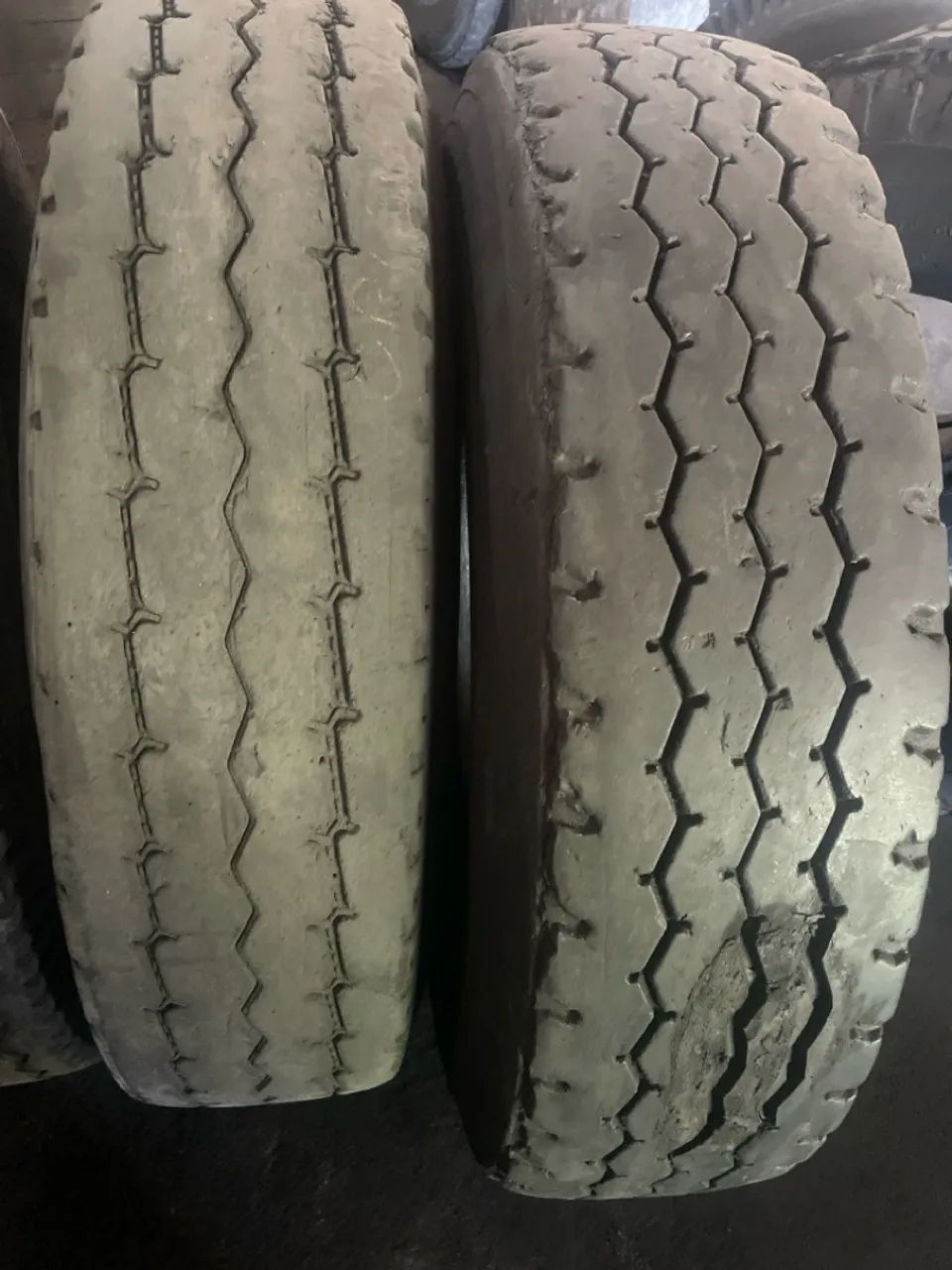 Pneus 1000X20  Pneu 1000X20  Pneus 1000R20 Pneus 1000/20  Pneus 1100X22  Pneus usados  - Foto 2