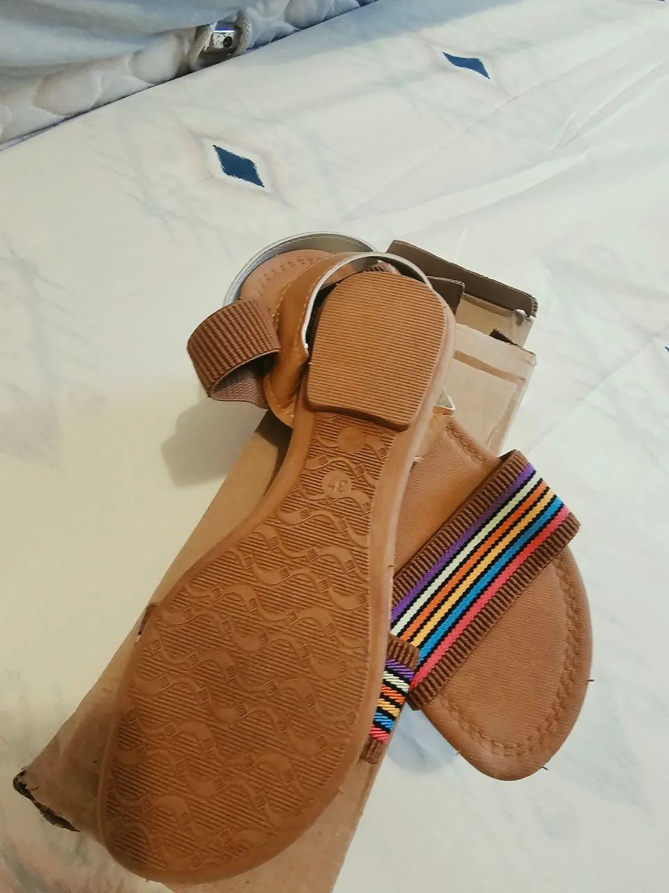 Sandália com elástico  nova - Foto 3