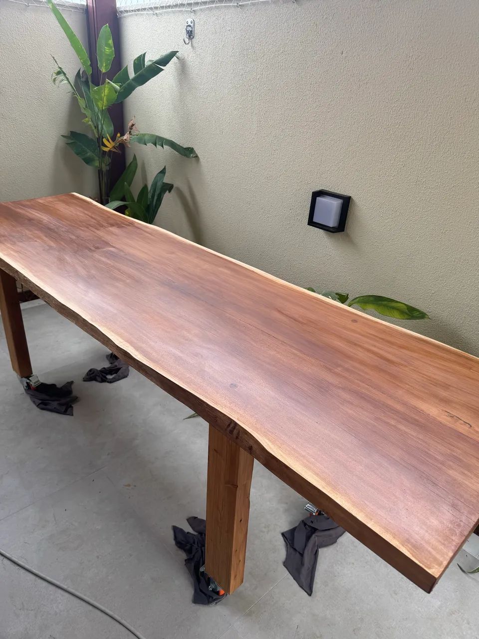 Mesa em madeira maciça nova  - Foto 4