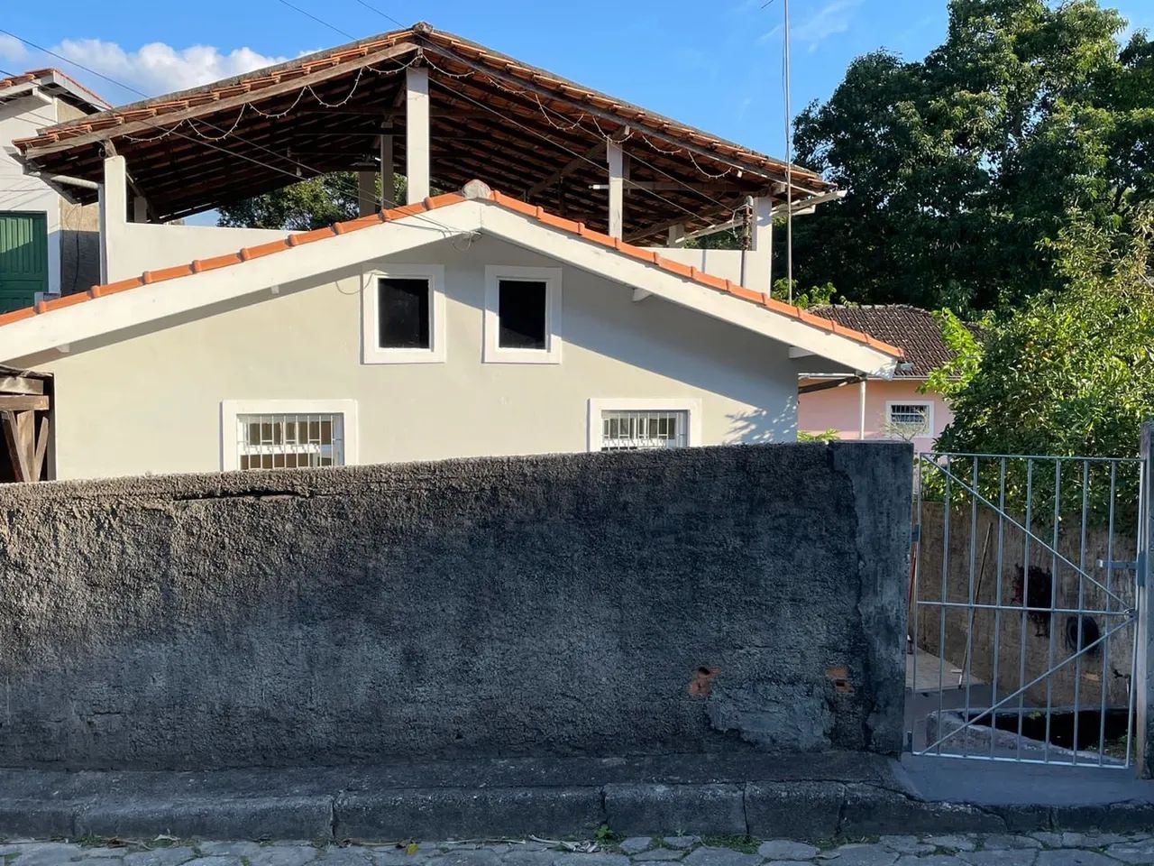 Aluga casa em terreno sozinha  - Foto 2