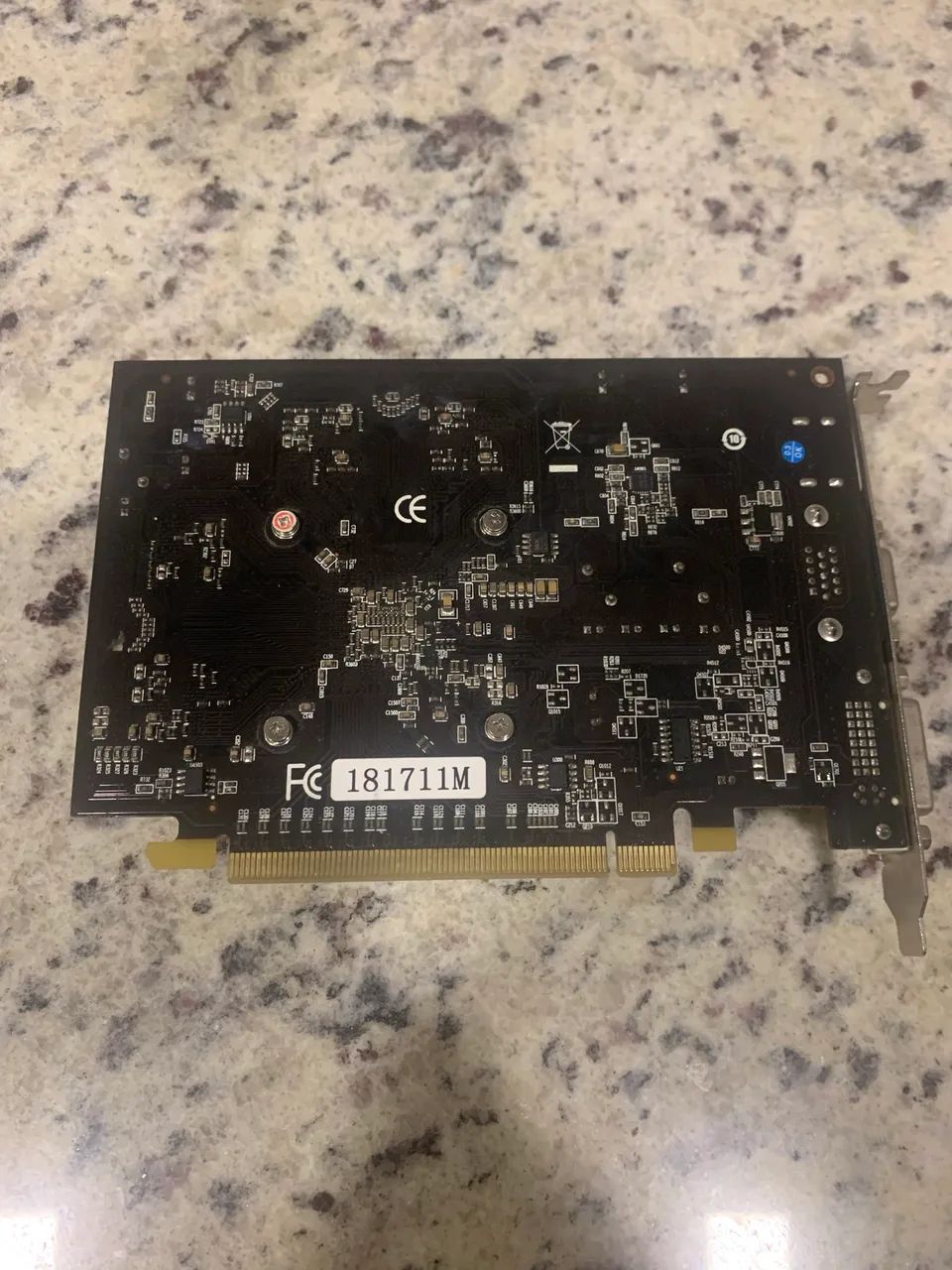 Placa de video Amd Radeon 2gb Ddr5 - Foto 3