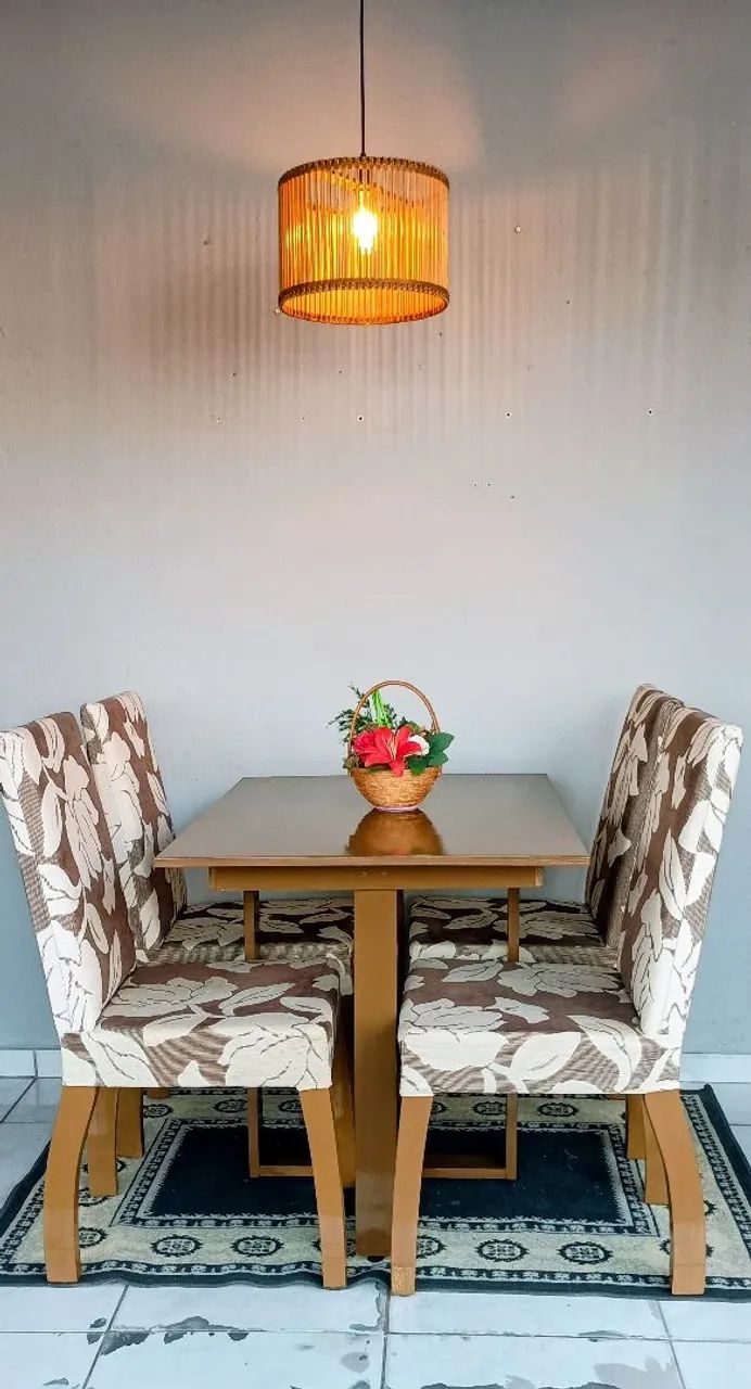 Conjunto de mesa de jantar em madeira - Foto 4