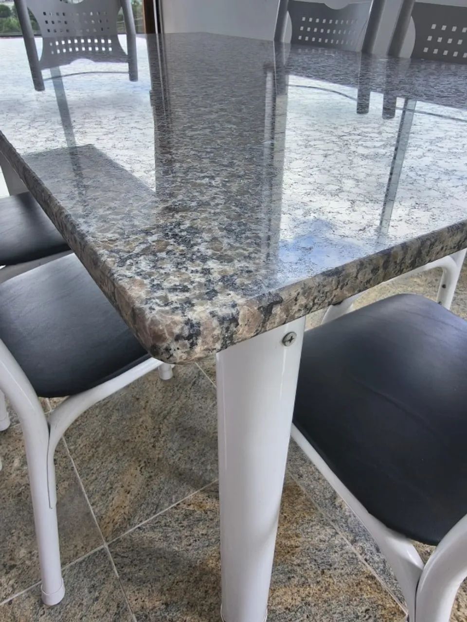 Mesa de 6 lugares com tampo de granito - Foto 4