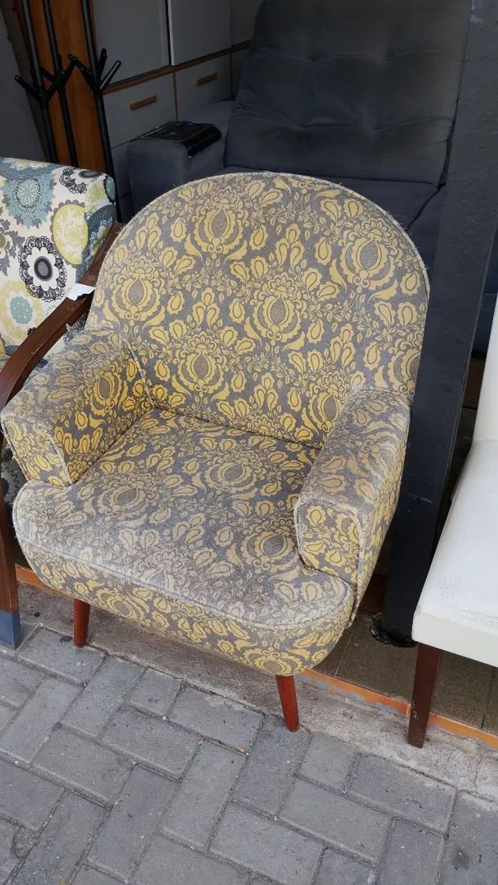 Poltrona R$150 cada