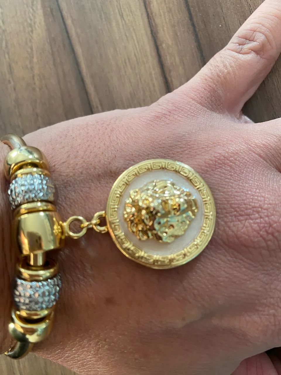 Bracelete Versace italiano com código numérico 