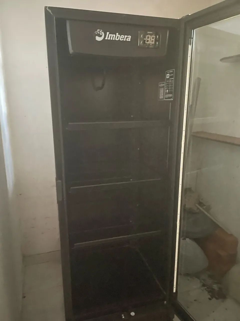 Freezer vertical