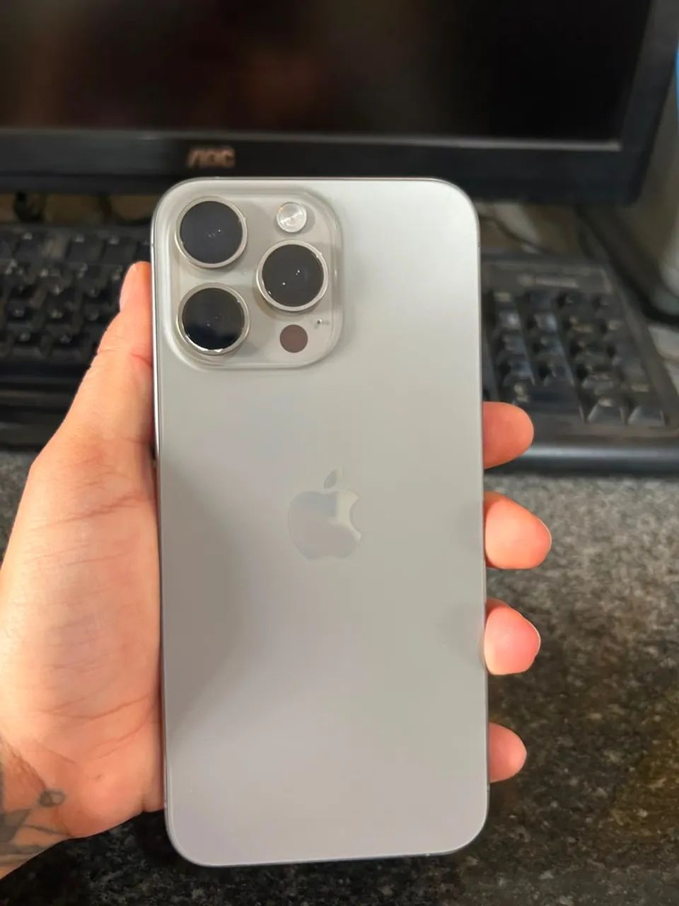 iPhone 15 Pro Max - Foto 2