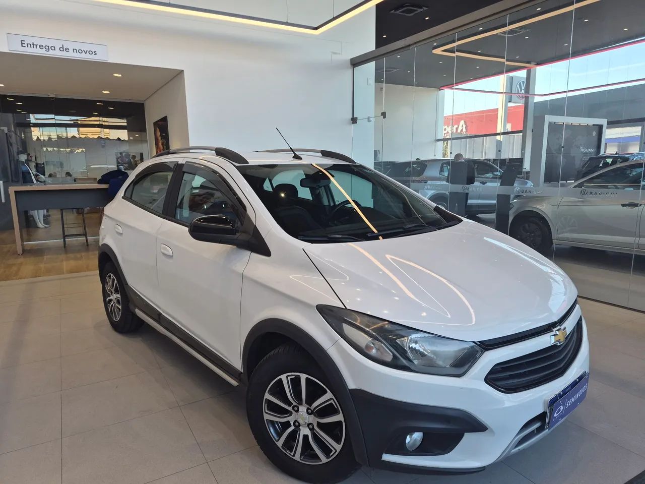 Chevrolet Onix Activ 1.4 8V Flex Mec. 4P 2018 - Foto 3