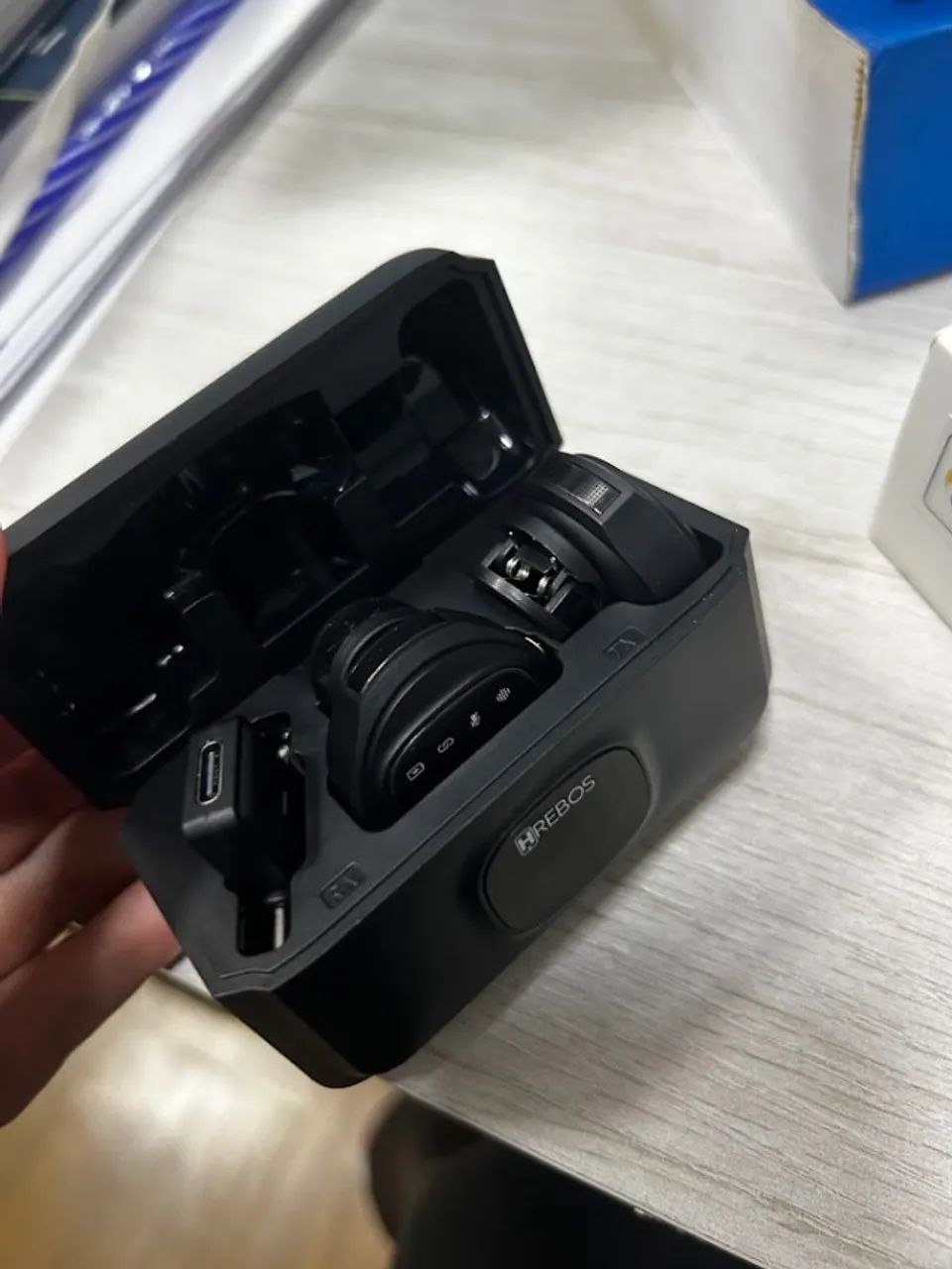 Microfone de Lapela Sem Fio Duplo USB-C e Lightning com Redução de Ruído - Foto 3