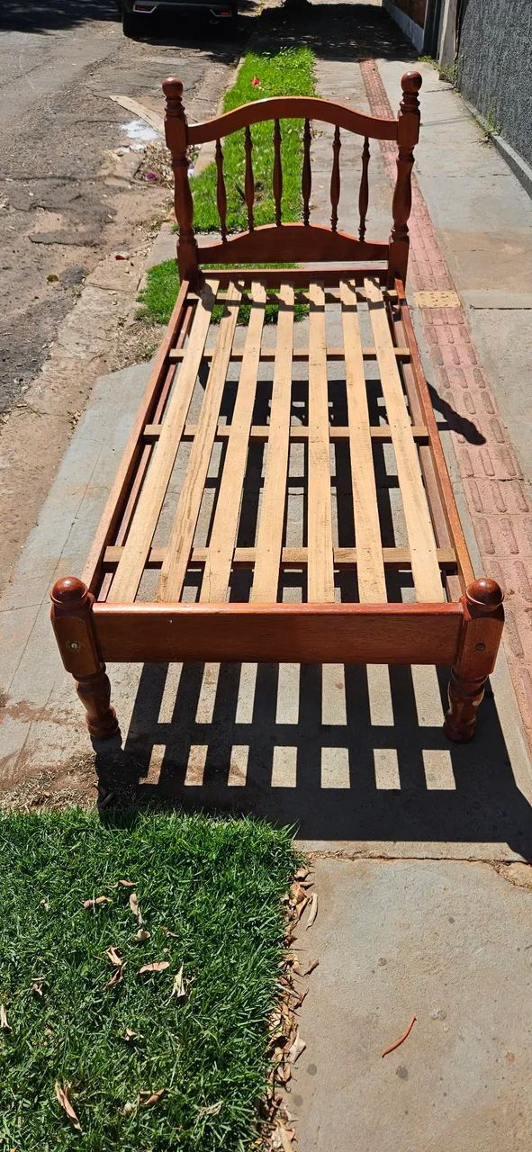 Vende - Se Cama De Solteiro Madeira! - Foto 2