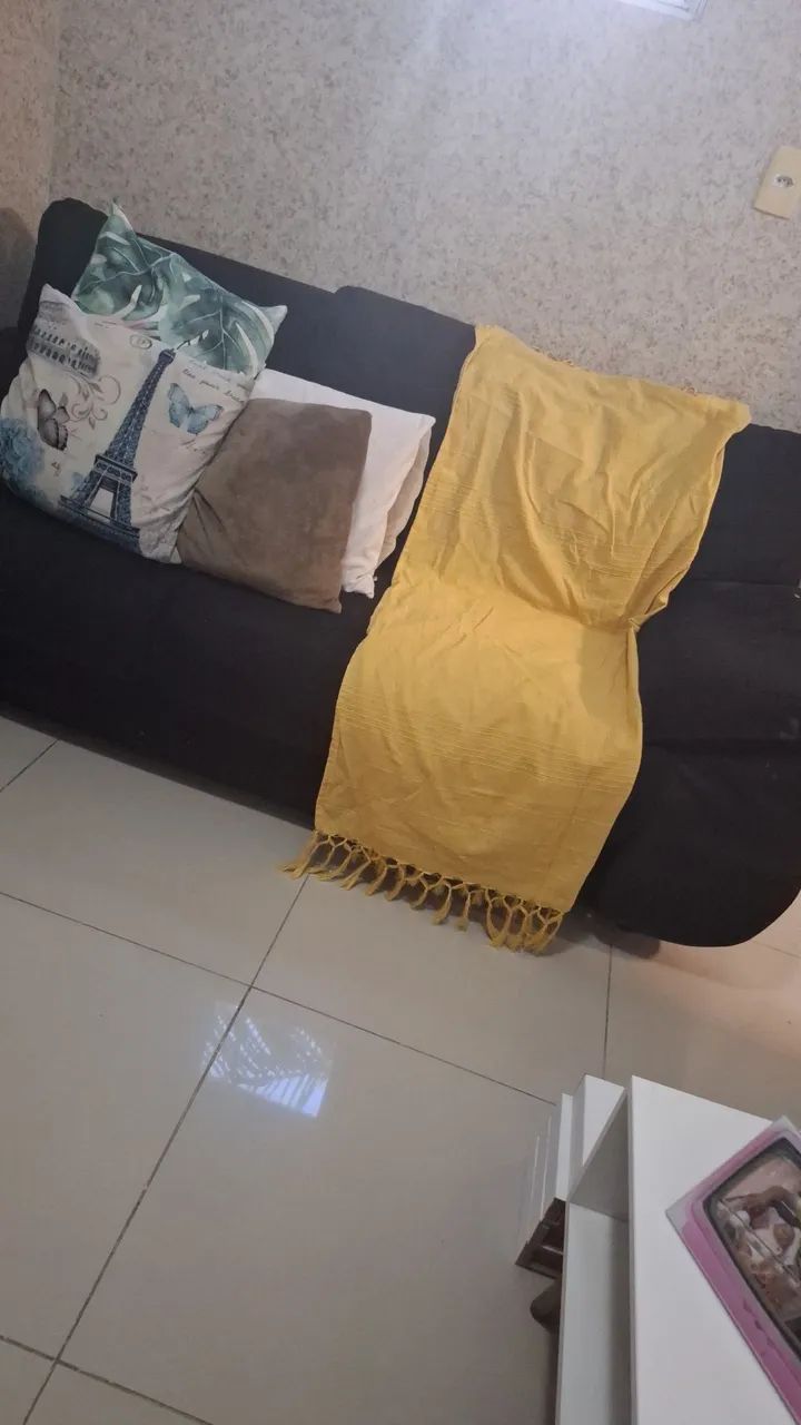 Vendo Sofá preto 3 lugares