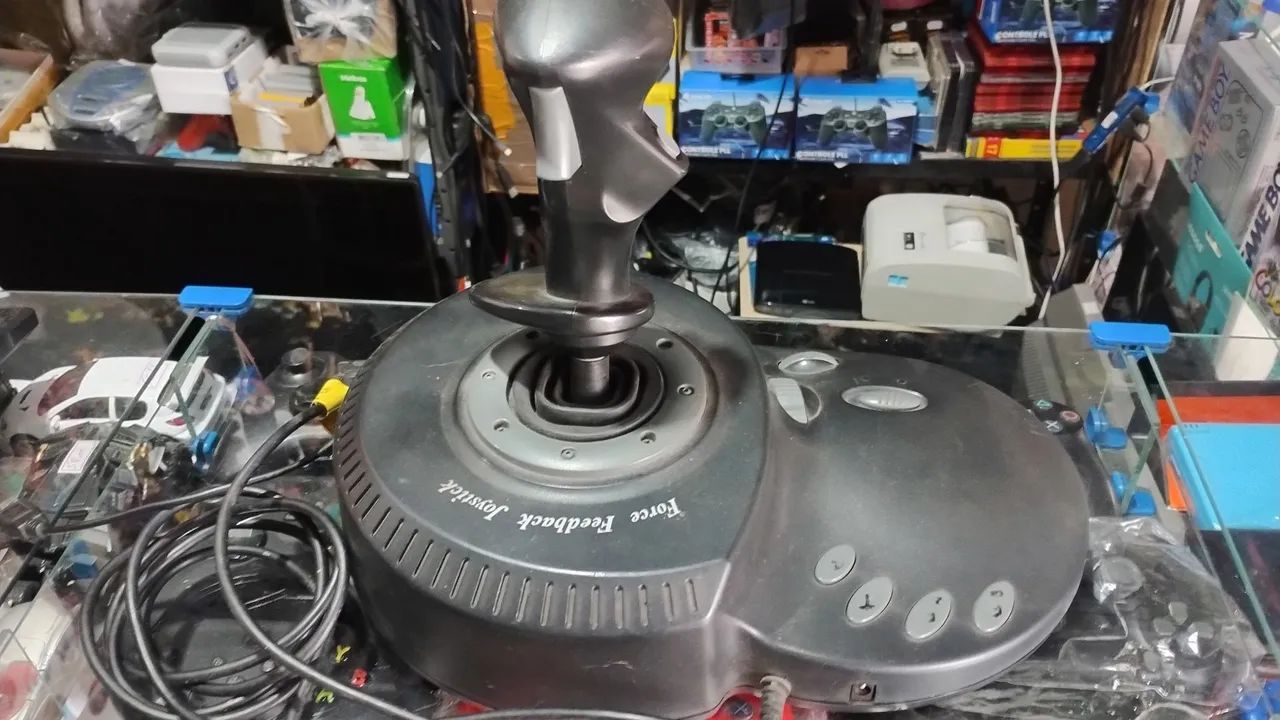 Joystick no estado sem teste tem force feedback