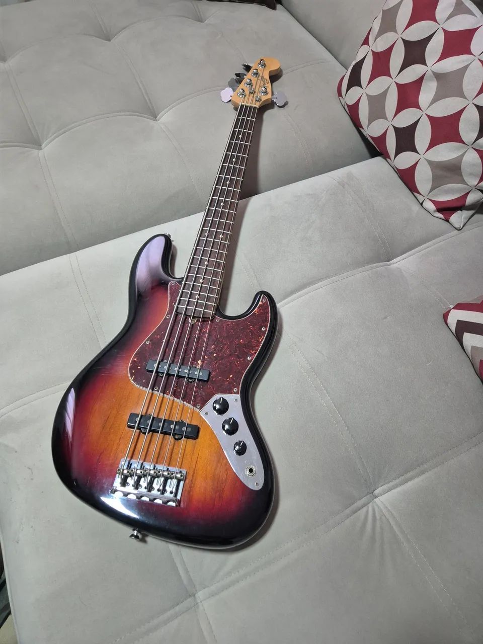 Baixo fender standard 5c  - Foto 2