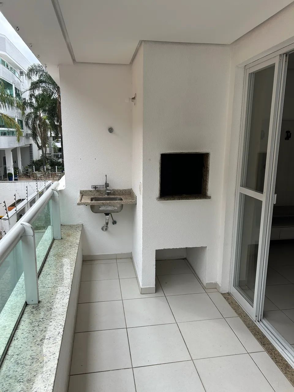 Excelente 2 quartos quadra da praia Canasvieiras  - Foto 3