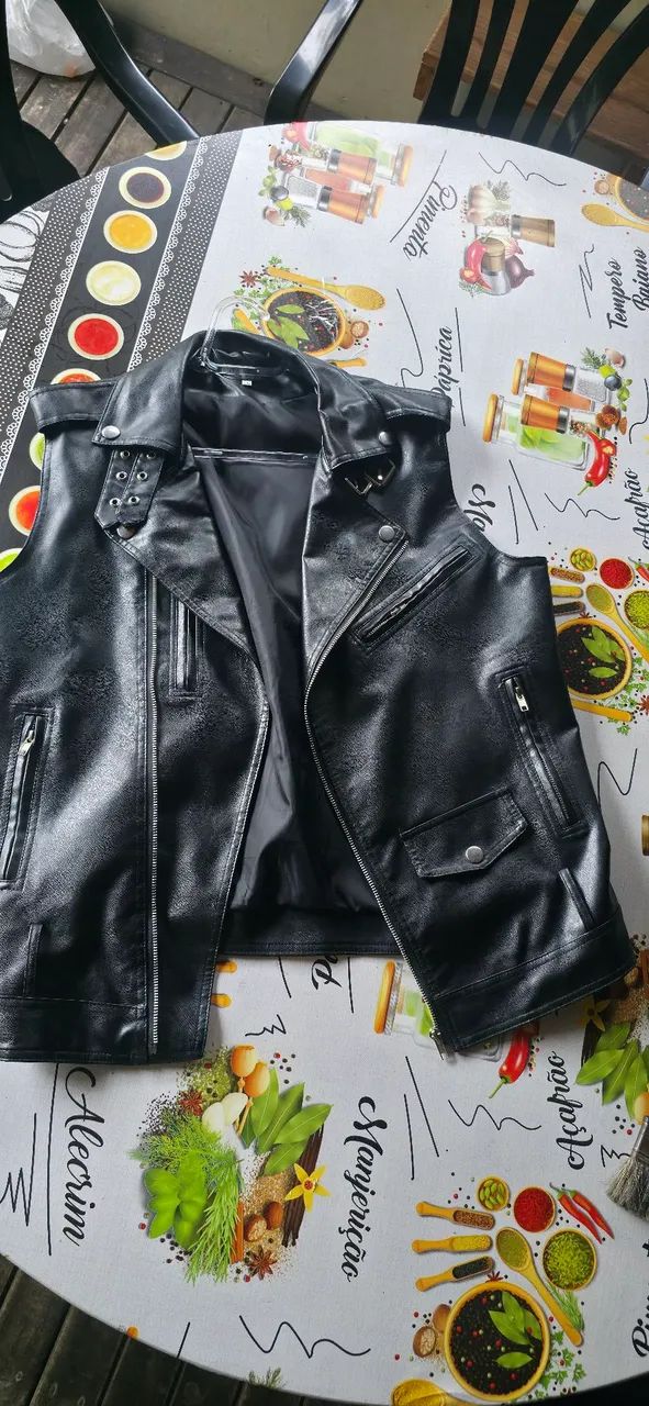 Colete Preto couro sintético 