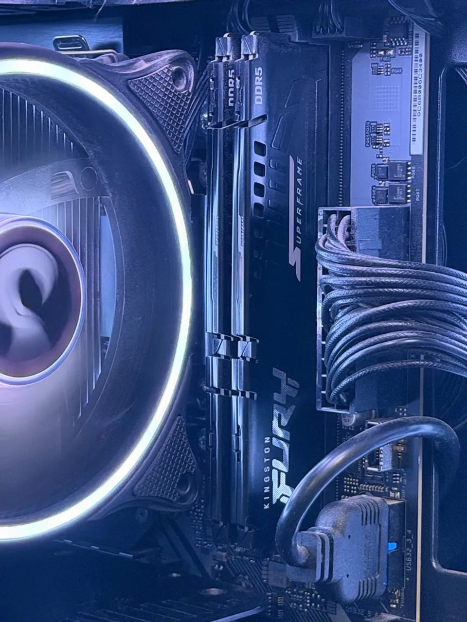 9060XT 16GB + 8GB DDR5  - Foto 2