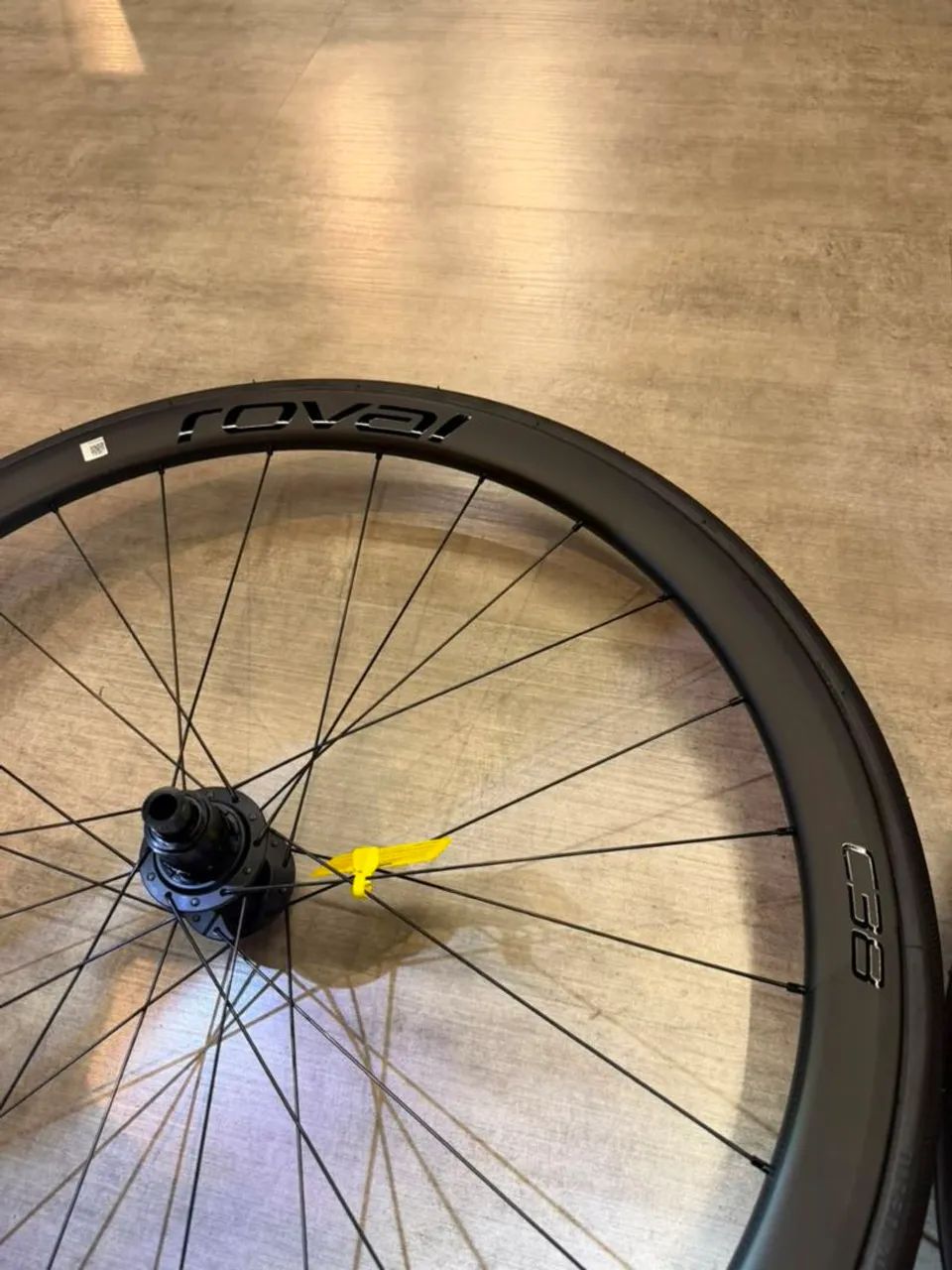 Rodas Carbono Roval C38  TUBELESS NOVAS   - Foto 6