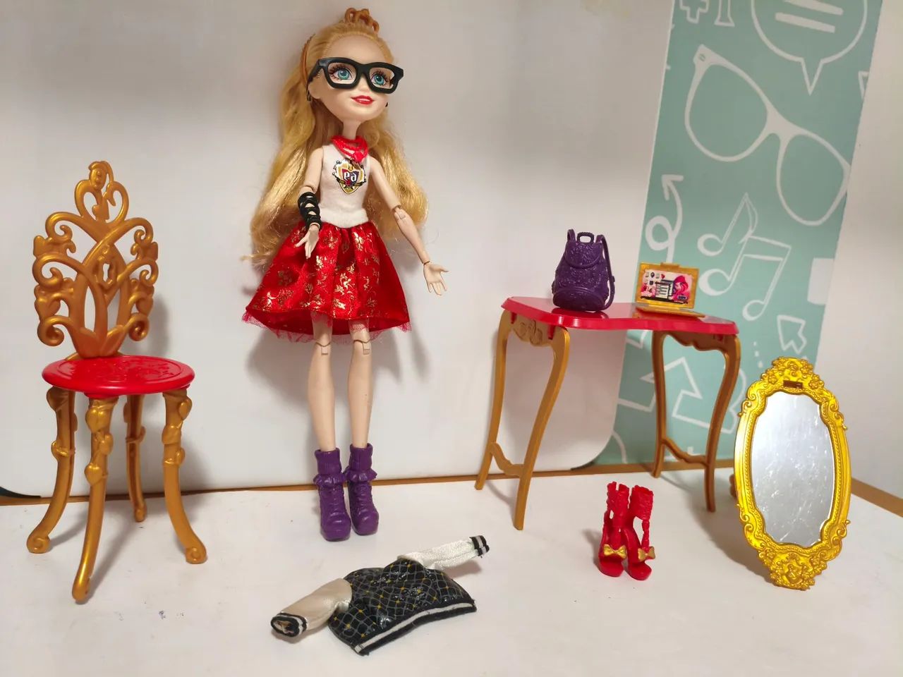 Boneca Ever After High Apple White Back to School  - Foto 3