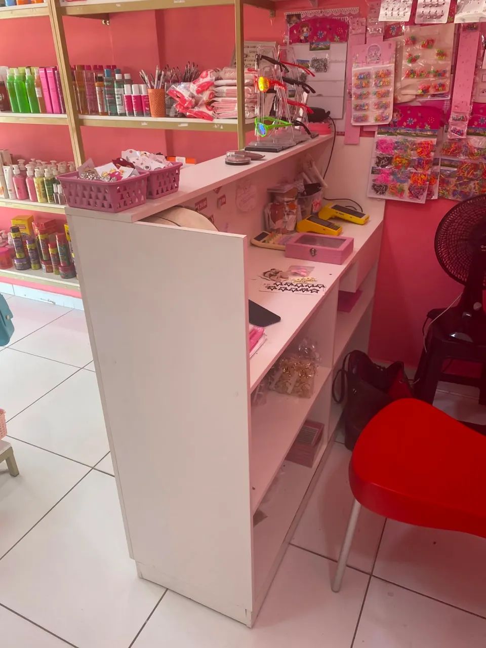 Vendo loja de maquiagem com tudo  - Foto 3