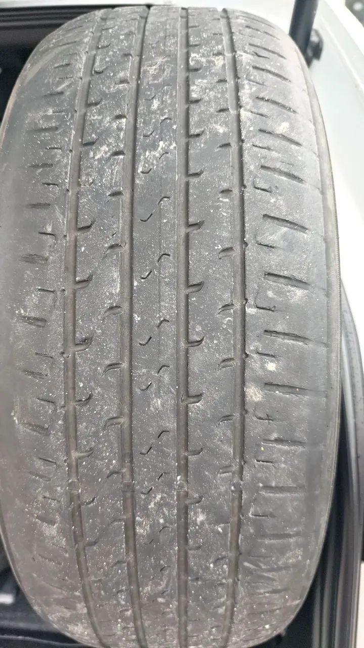 Pneu 235/55R19 - Foto 2
