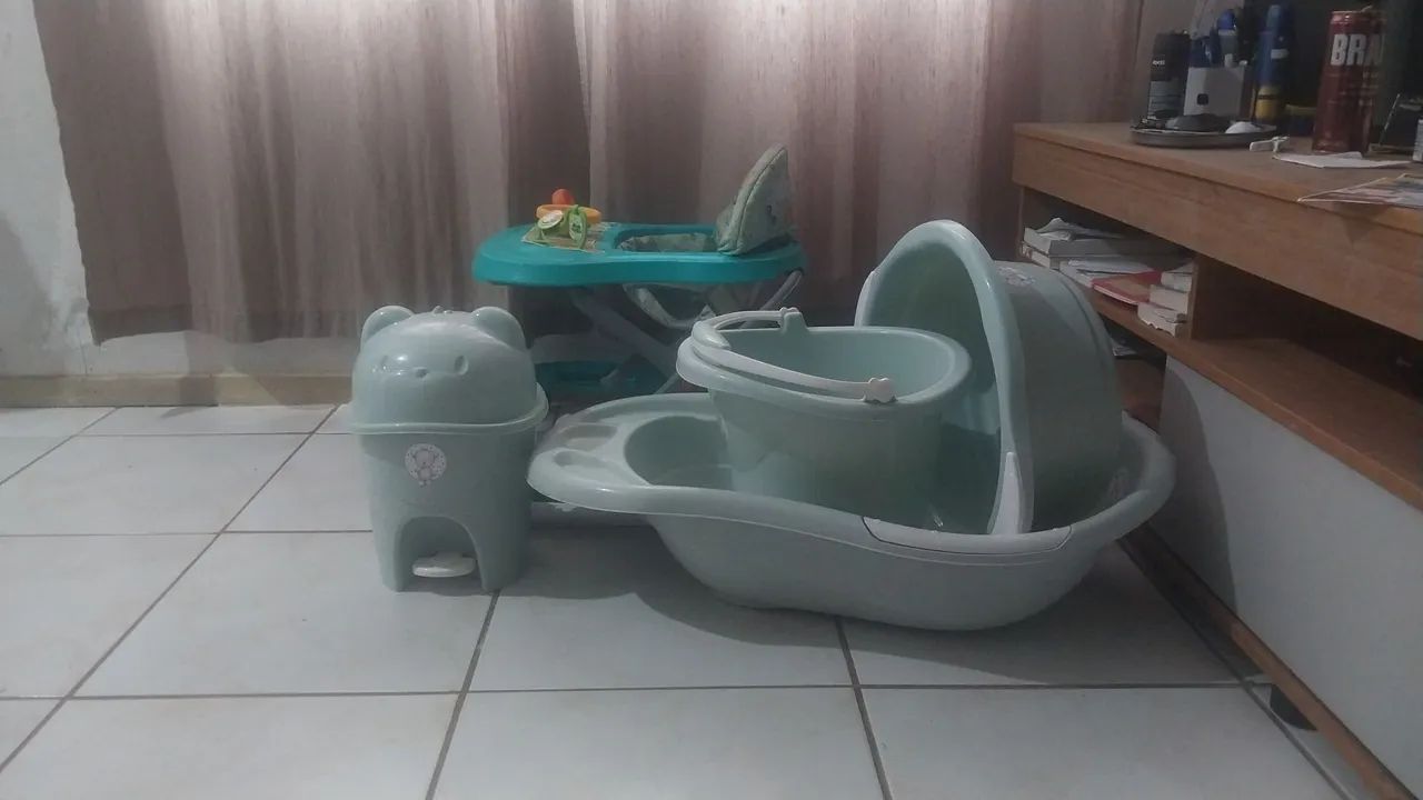 Kit banheira + carrinho de bebê 