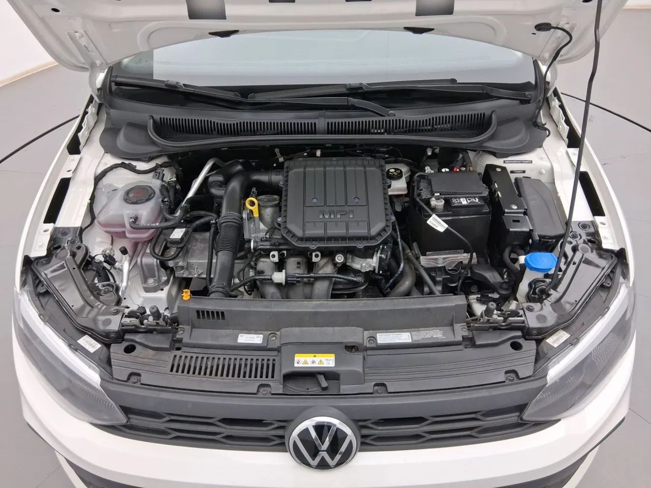 Volkswagen Polo Track 1.0 Flex 12V 5p, foto 10 de 18