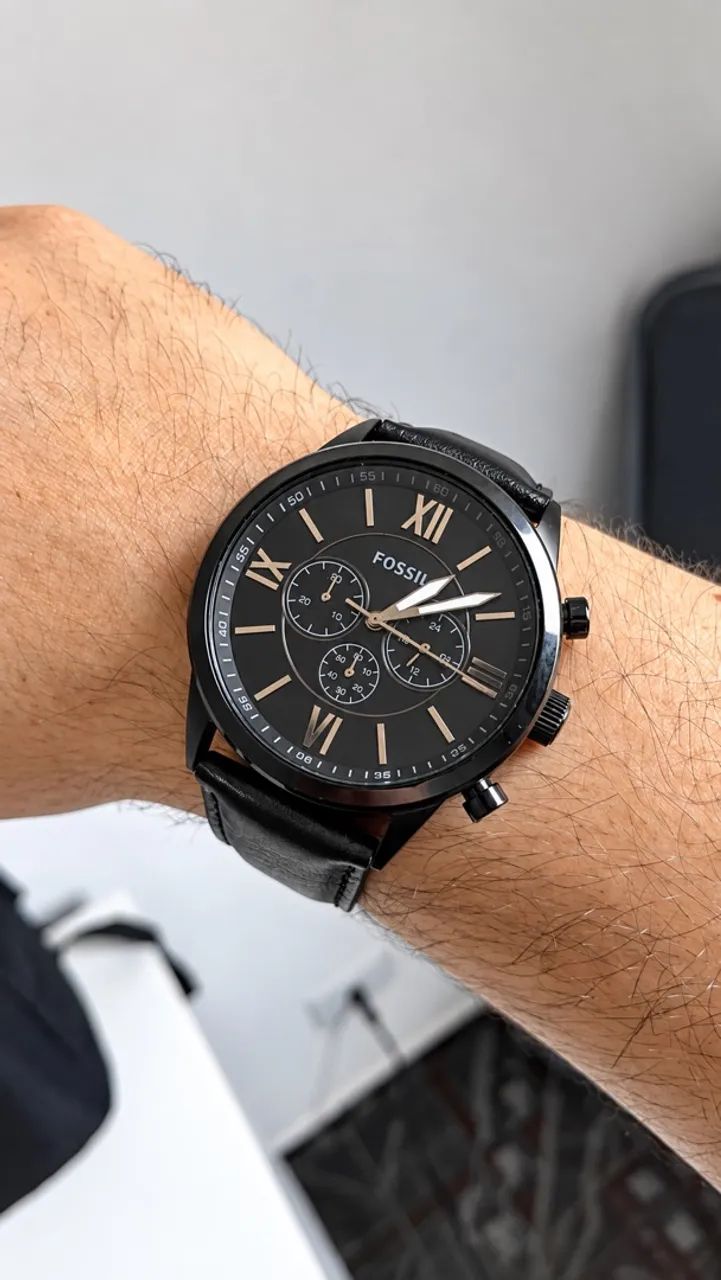 Relógio com Pulseira de Couro Preta Fossil