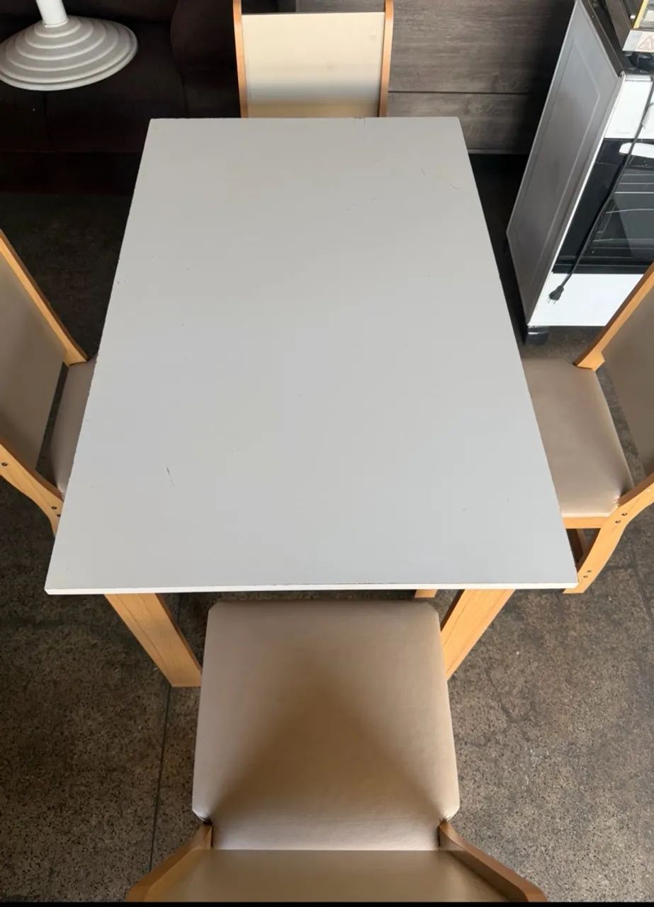 Jogo de mesa com 4 cadeiras usada barata  - Foto 5