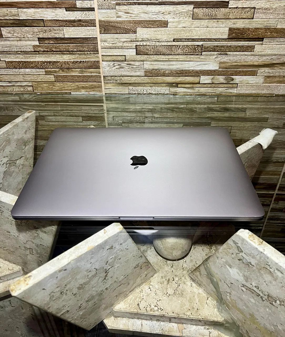 新品同様！MacBook Pro 16 2019 i9 16GB 1TB Macbook Pro 2019 16 Core I9 16gb Ssd 1tb + 4gb Dedicada