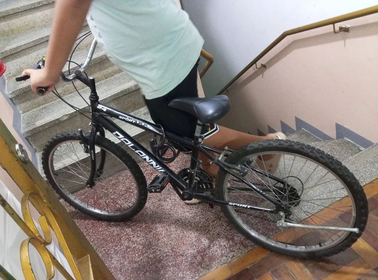 Bicicleta aro 24 usada - Foto 3